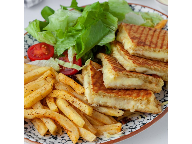 Kaşarlı Bazlama Tost