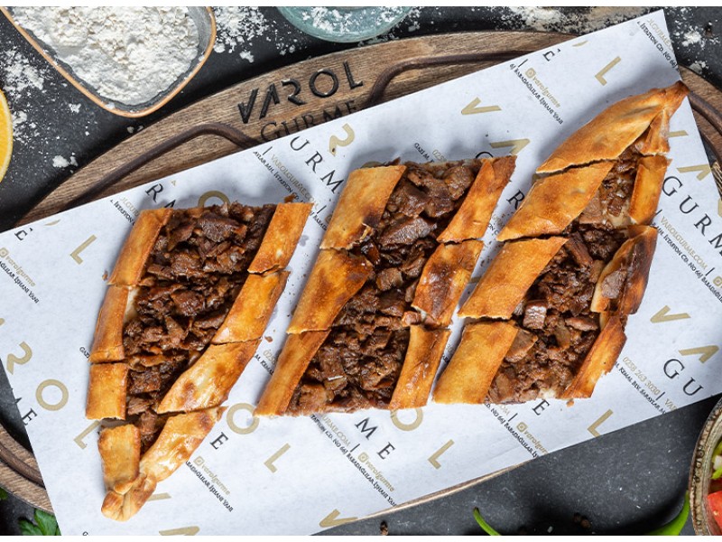 Kavurmalı Pide