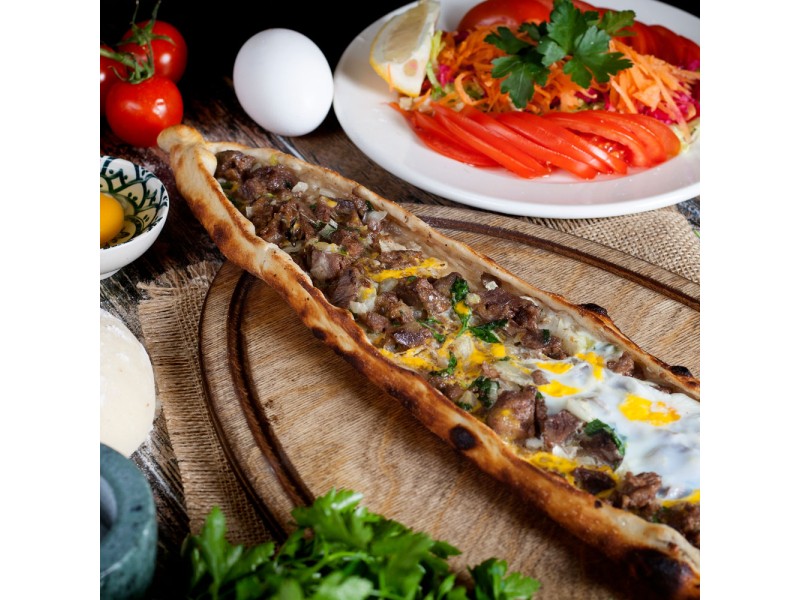 Kavurmalı Kaşarlı Pide