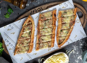 Kıymalı Kaşarlı Pide