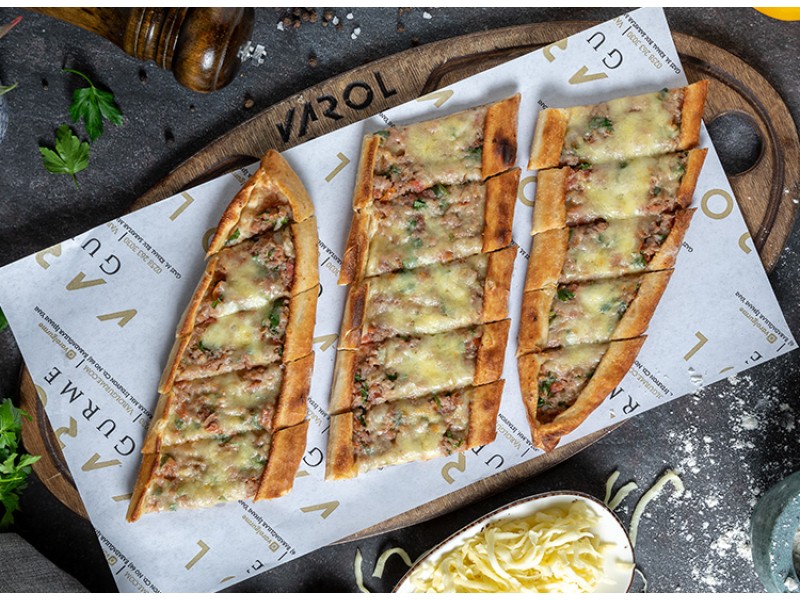 Kıymalı Kaşarlı Pide