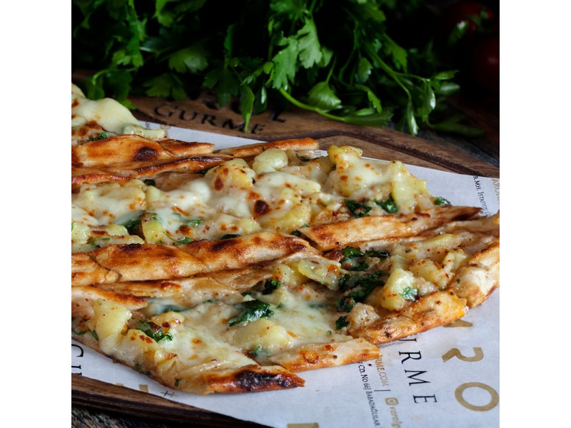 Kaşarlı Patatesli Pide