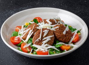 Vejetaryen Falafel Salata