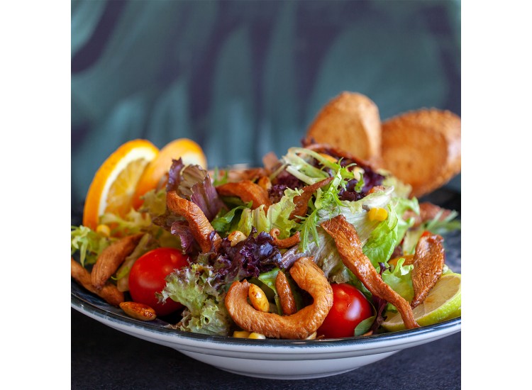 Tavuklu Bademli Salata